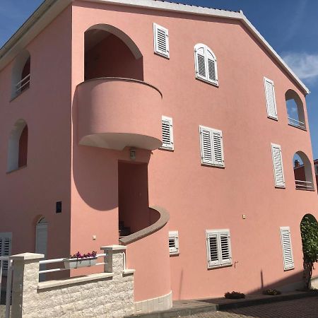 Apartments Irena Водице Екстериор снимка