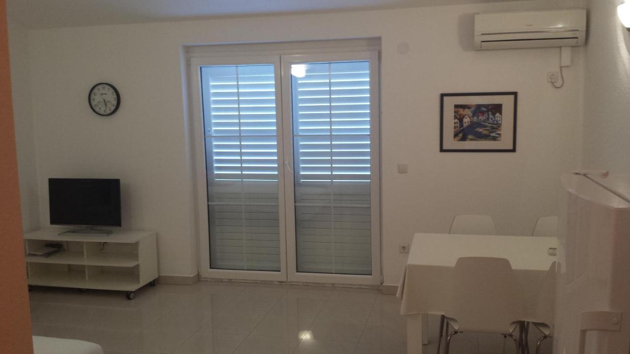 Apartments Irena Водице Екстериор снимка