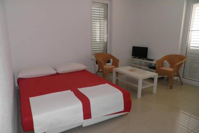 Apartments Irena Водице Екстериор снимка