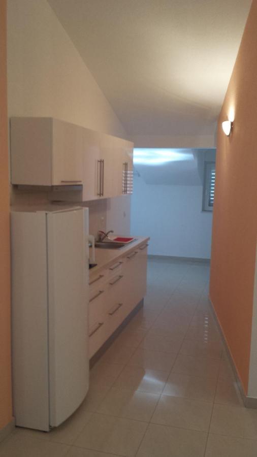 Apartments Irena Водице Екстериор снимка
