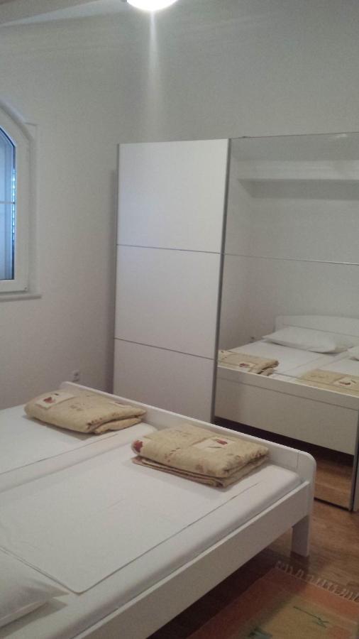 Apartments Irena Водице Екстериор снимка