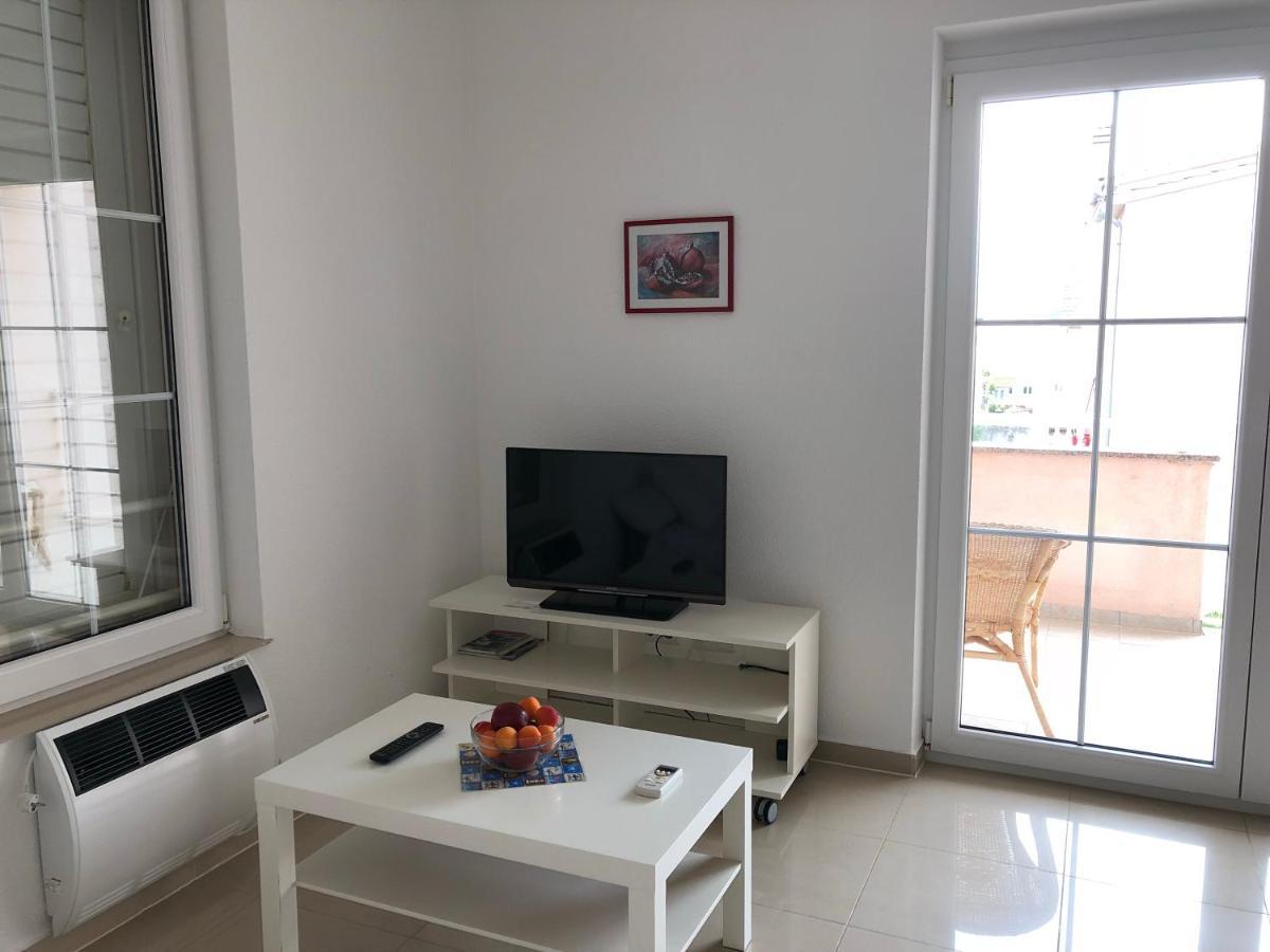 Apartments Irena Водице Екстериор снимка