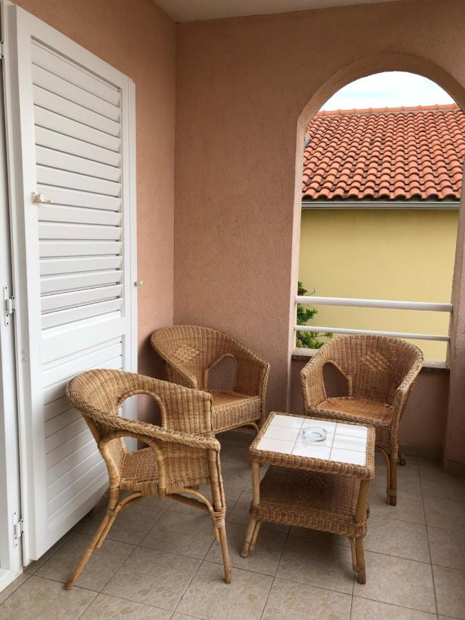 Apartments Irena Водице Екстериор снимка