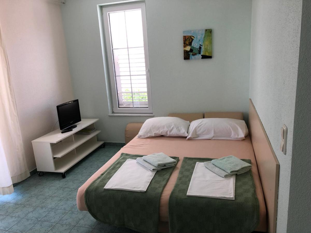 Apartments Irena Водице Екстериор снимка