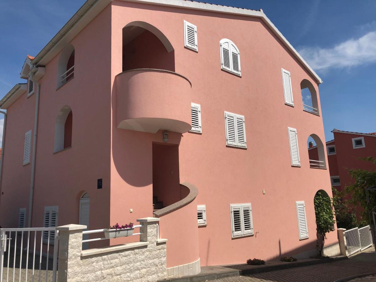 Apartments Irena Водице Екстериор снимка