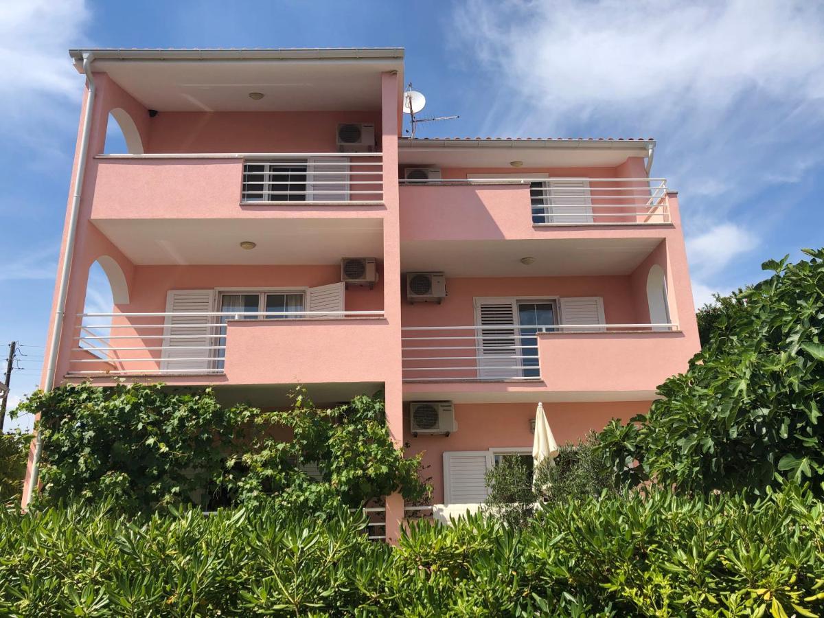 Apartments Irena Водице Екстериор снимка